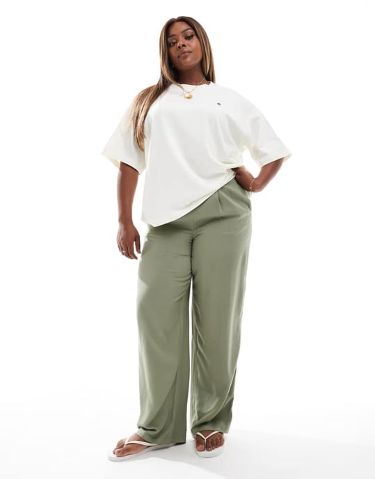ASOS DESIGN Curve byxor med resårmidja i olivgrön - Image 2