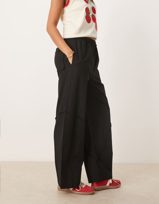 ASOS DESIGN linneblandning dra-på-barrelbyxor med rå sömdetalj i svart - Image 2