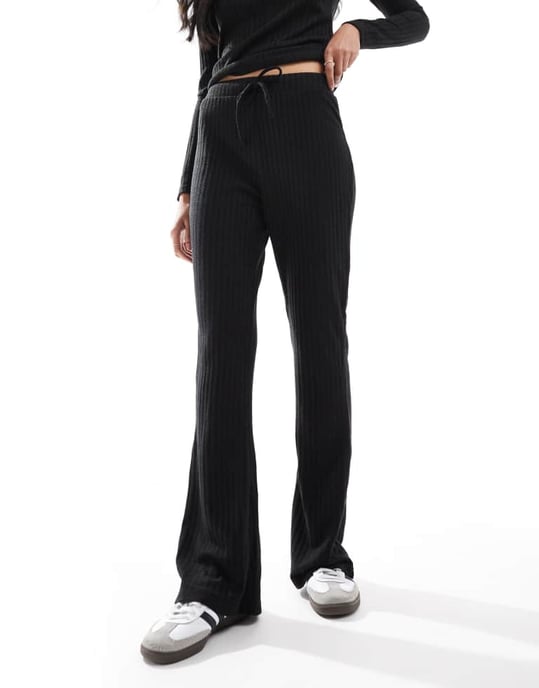 Vero Moda ribbat jersey flarebyxkoord i svart - Image 2