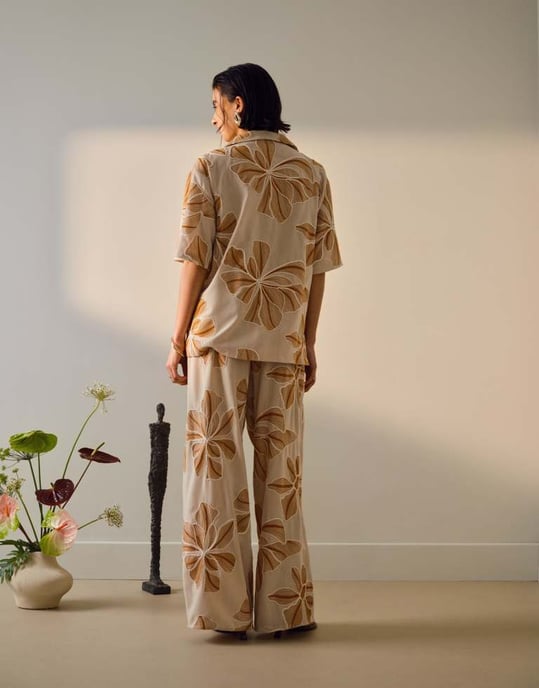 Topshop koord låga linne byxa med sömdetaljer i blommönster i brunt - Image 2