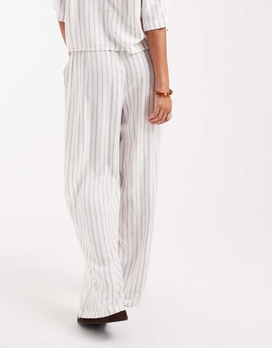 Vero Moda linnekänsla midjehöga byxor i månstenrand - Image 4