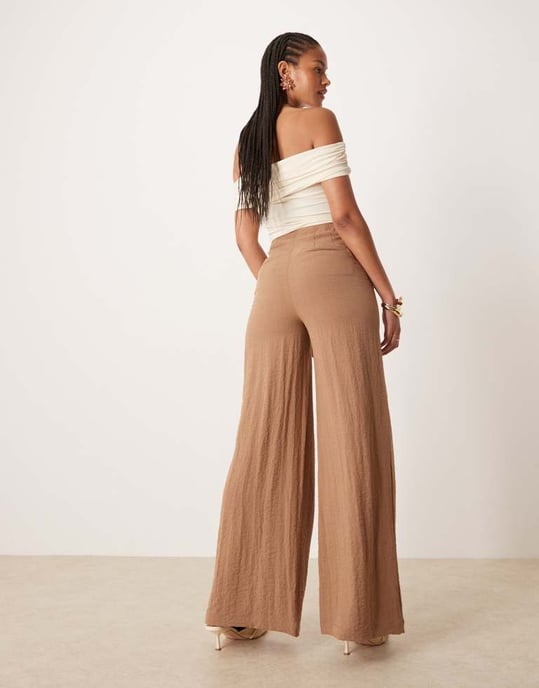 ASOS DESIGN Lång crinklad linneblandning högmidjad korsettbyxa i taupe - Image 2