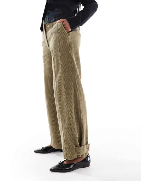 ASOS DESIGN cordbyxa med söm- och flikdetaljer i khaki - Image 1