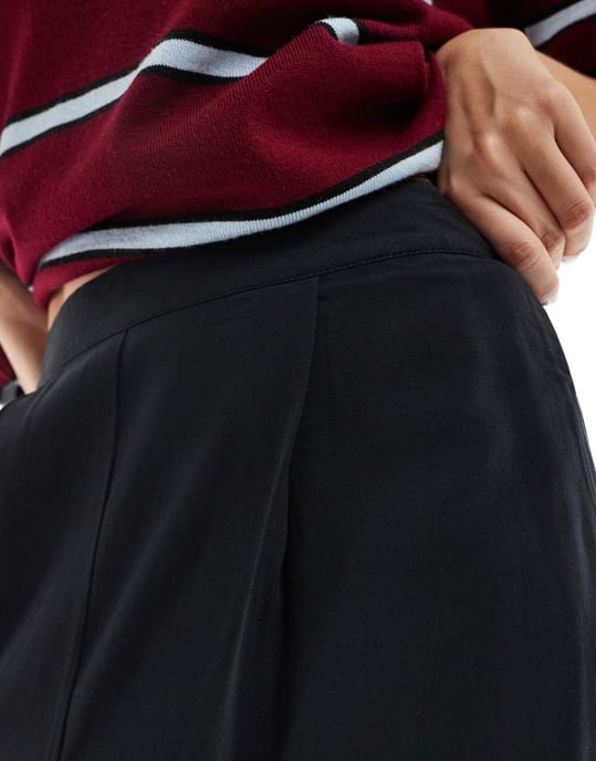 ASOS DESIGN raka ben hängslebyxor i svart - Image 4