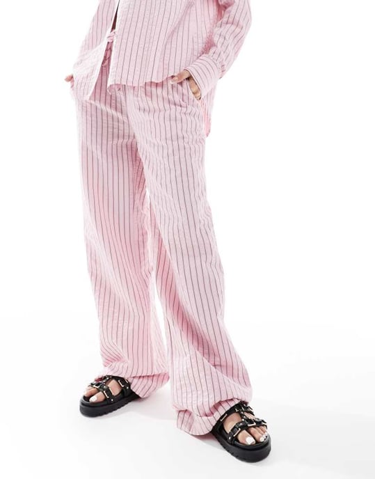 Slitna byxor med dragsko och rak ben i randig rosa - Image 2
