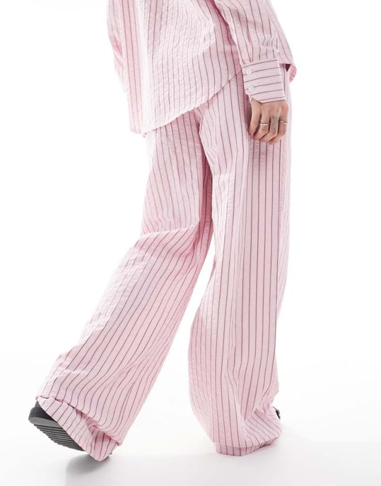 Slitna byxor med dragsko och rak ben i randig rosa - Image 4
