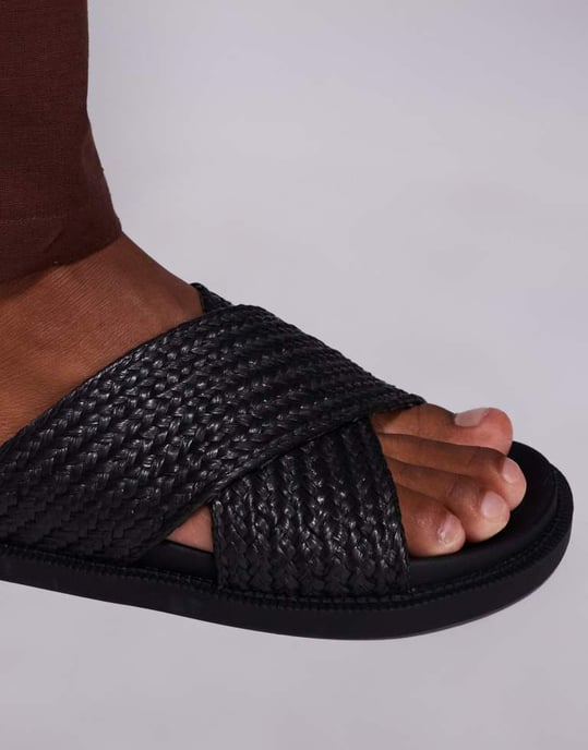 ASOS DESIGN korsade sandaler i svart väv - Image 3