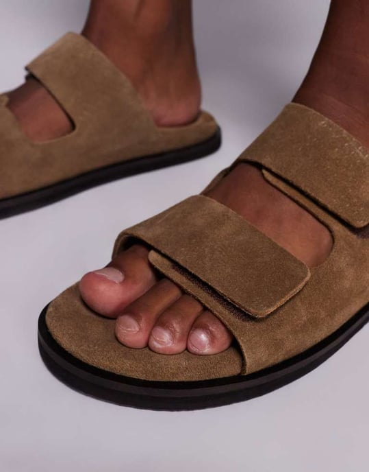 ASOS DESIGN sandal med två remmar i stenmocka - Image 4