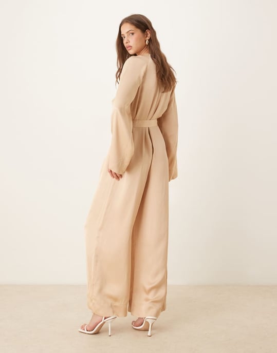 & Other Stories jumpsuit med halv bälte och delade ärmar i beige - Image 4