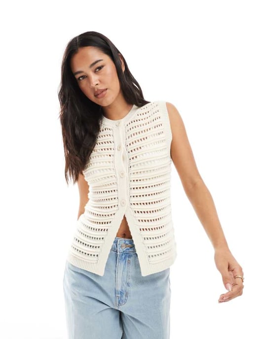 Miss Selfridge stickad knäppt väst i krämfärg - Image 1