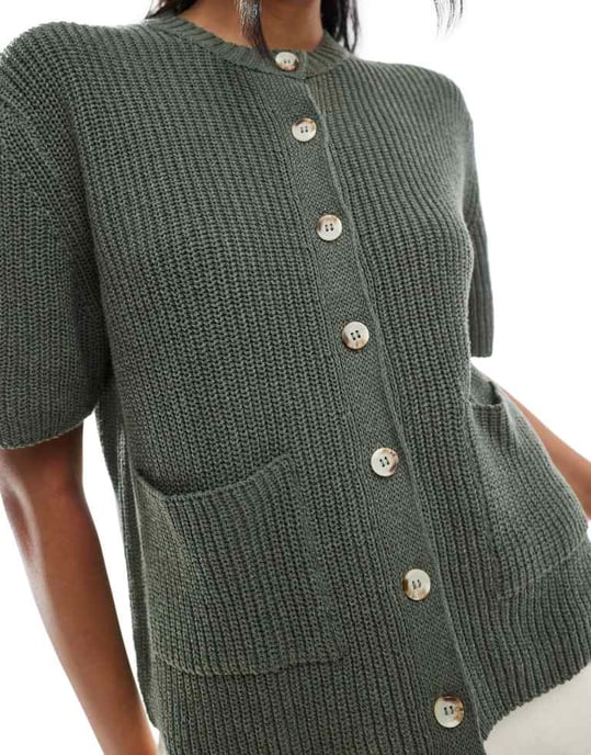 ASOS DESIGN stickad cardigan med fickor i khaki - Image 3