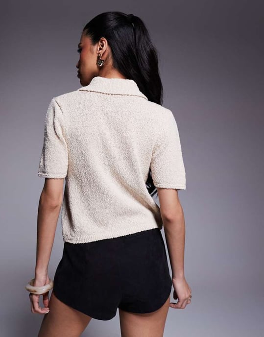 ASOS DESIGN kortärmad bouclekofta med rundad nederkant i ecru - Image 4