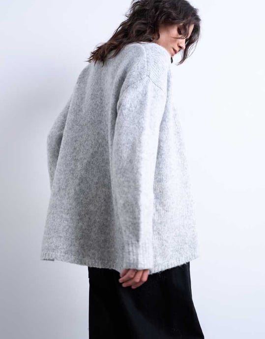 Topshop stickad lång cardigan i grått - Image 4
