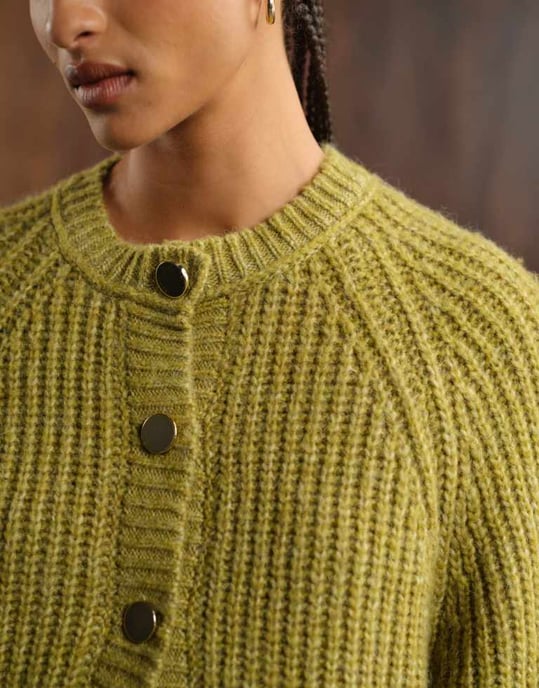 ASOS DESIGN stickad fiskare-rib cardigan med raglan-detalj i olivgrön - Image 4