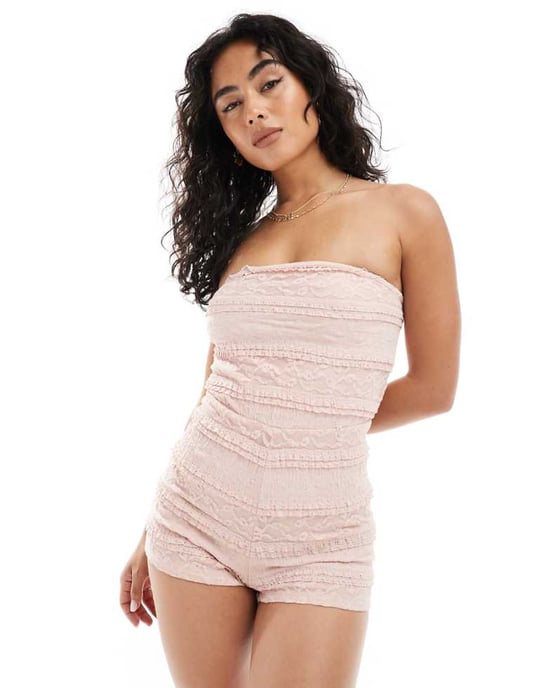 Miss Selfridge volangtextur bandeau jumpsuit i ljusrosa - Image 1