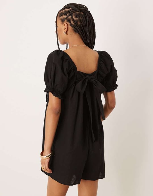ASOS DESIGN linne babydoll playsuit med puffärmar och rosett detalj i svart - Image 2