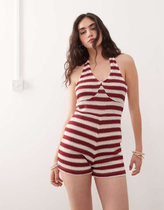 COLLUSION randig halterneck jumpsuit i röd - Image 1