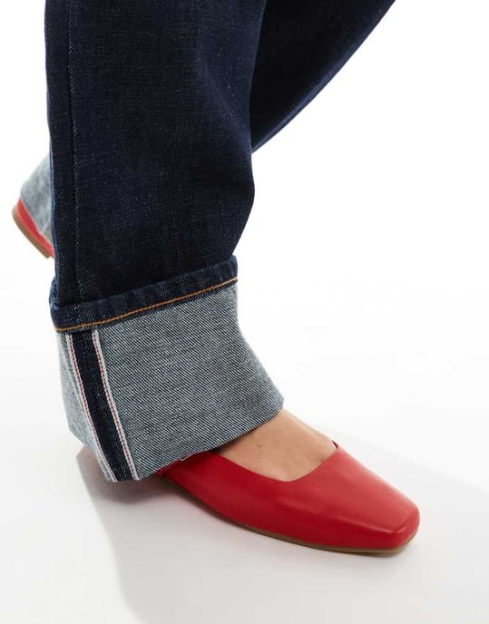 ASOS DESIGN Bred Passform Lottie Mary Jane Ballerina i röd - Image 2