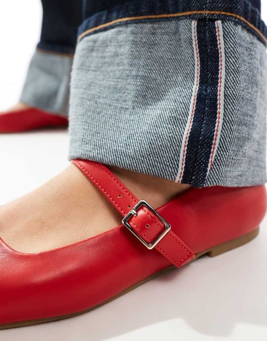 ASOS DESIGN Bred Passform Lottie Mary Jane Ballerina i röd - Image 3