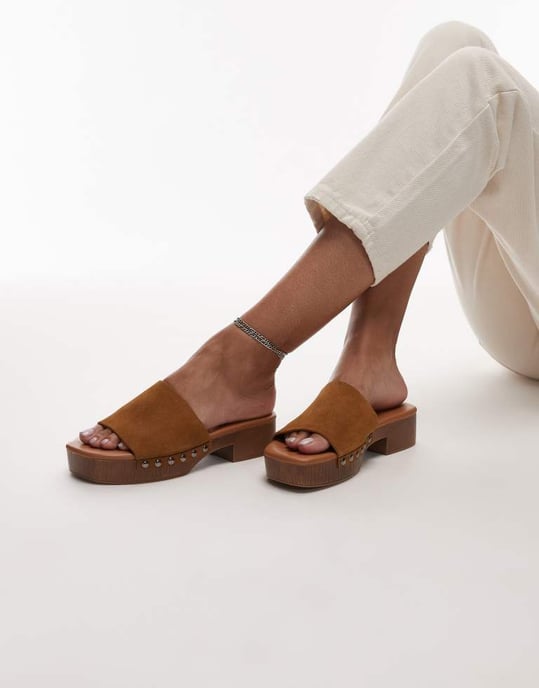 Topshop Hamilton mocka träskor med nitar i beige - Image 3