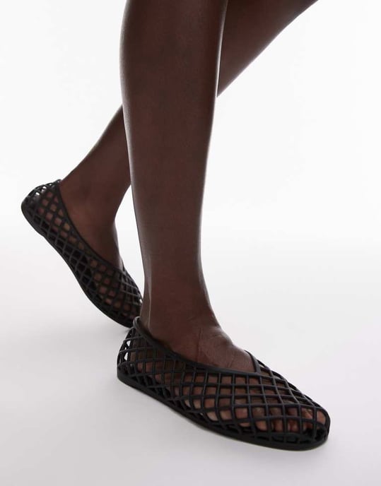 Topshop Halo burformad gelésko i svart - Image 3