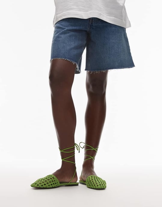 Topshop Arri vävd snörningsflat i grön - Image 4
