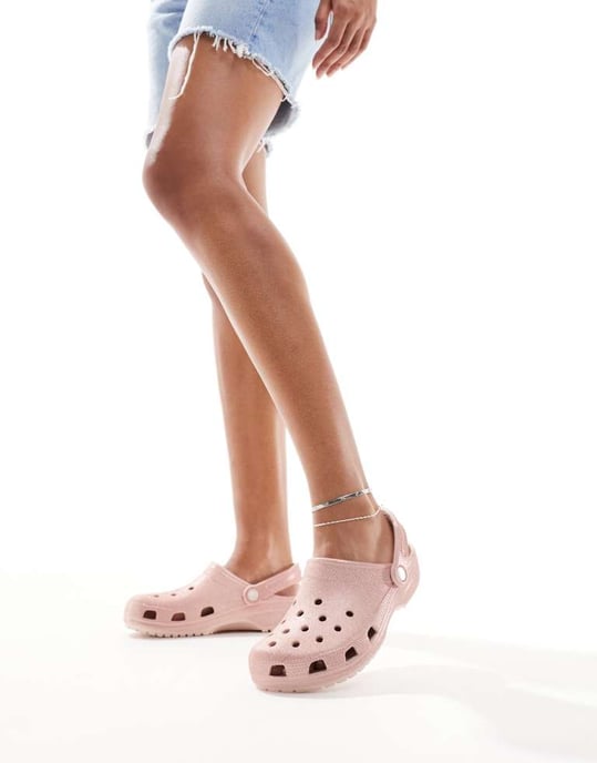 Crocs Classic Träskor i Kvarts Glitter - Image 4