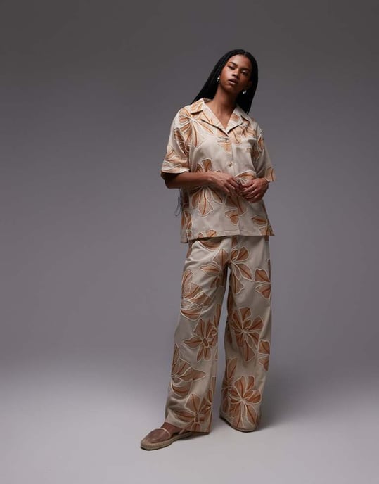 Topshop samordnad resortskjorta i naturlig blommig söm - Image 2
