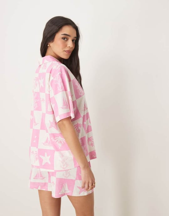 ASOS DESIGN linne-look skjorta med revers i koord med rosa skaltryck - Image 3