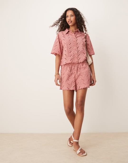 ASOS DESIGN geo broderie sk shirt set i rosé - Image 2