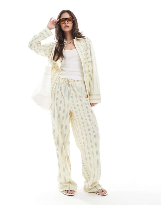 ASOS DESIGN oversized skjorta i bomullspoplin med kontrasterande randdetaljer - Image 3