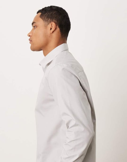 ASOS DESIGN formell lättstruken regular skjorta i grå - Image 4