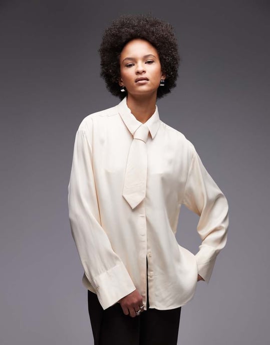 ASOS DESIGN satin stor skjorta med slips i stensort - Image 3