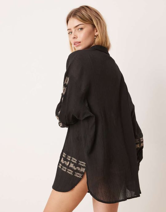 ASOS DESIGN Billie krinklad strandskjorta i broderad bandana-mönster - Image 3