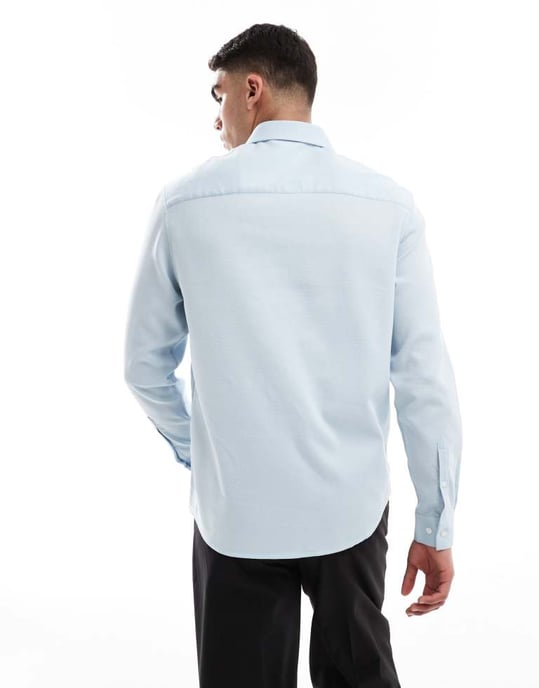 ASOS DESIGN formell texturerad skjorta i regular fit med dolda knappar i blått - Image 3