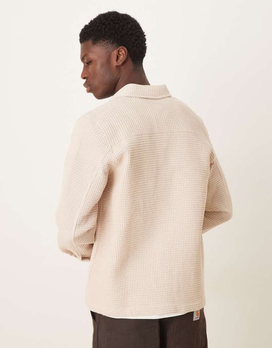 ASOS DESIGN avslappnad texturerad skjorta i neutral - Image 3