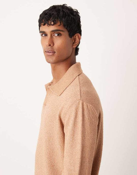 ASOS DESIGN avslappnad texturerad långärmad stickad polo med urklippt hals i brunt - Image 4