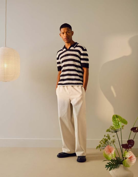 Topman avslappnad stegsöm virkad polo i monokromt - Image 4