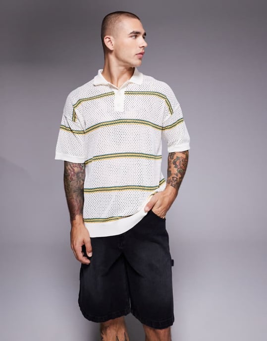 ASOS DESIGN avslappnad airtex randig stickad polo i krämfärg - Image 1