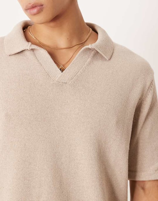 ASOS DESIGN avslappnad stickad polo med smal krage i mink - Image 3