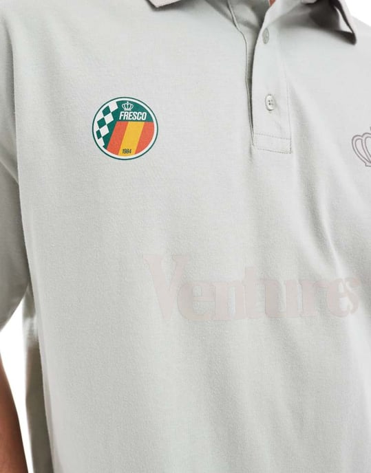 ASOS DESIGN oversized polo med textgrafik i grått - Image 4