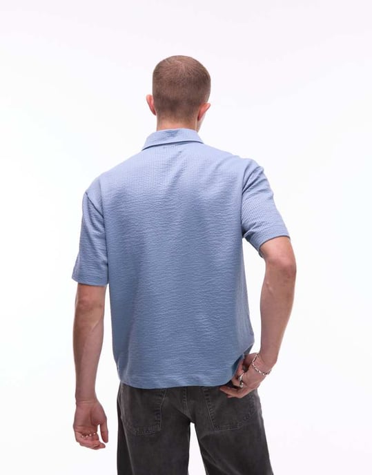 Topman avslappnad kort passform polo med seersucker-rand i blått - Image 4