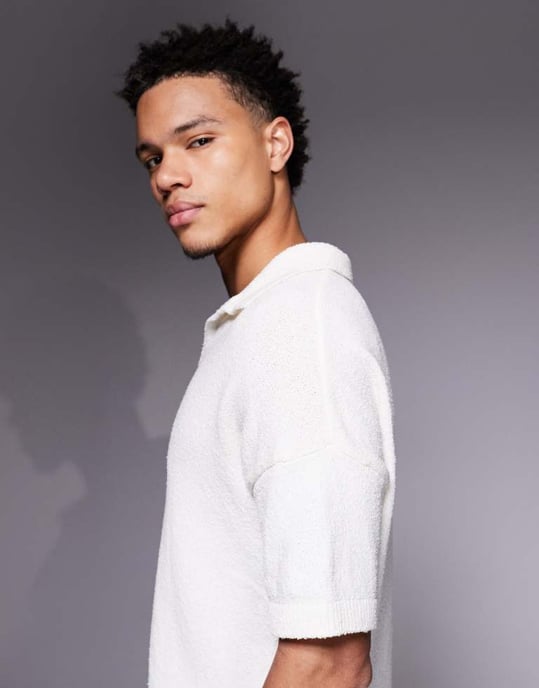 ASOS DESIGN oversized strukturerad stickad pikétröja med avskuren hals i ecru - Image 4