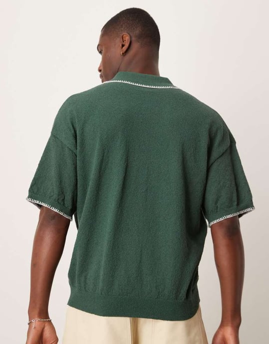 ASOS DESIGN avslappnad boxy passform stickad knapp-up polo med filtstygn i mörkgrön - Image 3