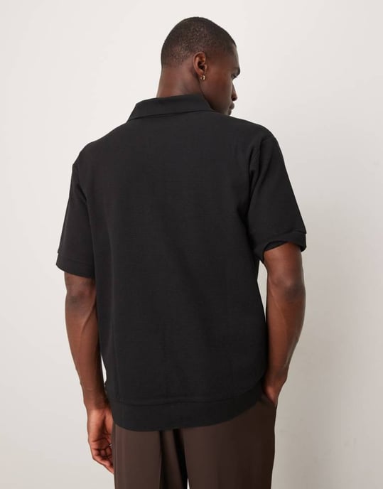 ARKET texturerad heavyweight jersey polo i svart - Image 3