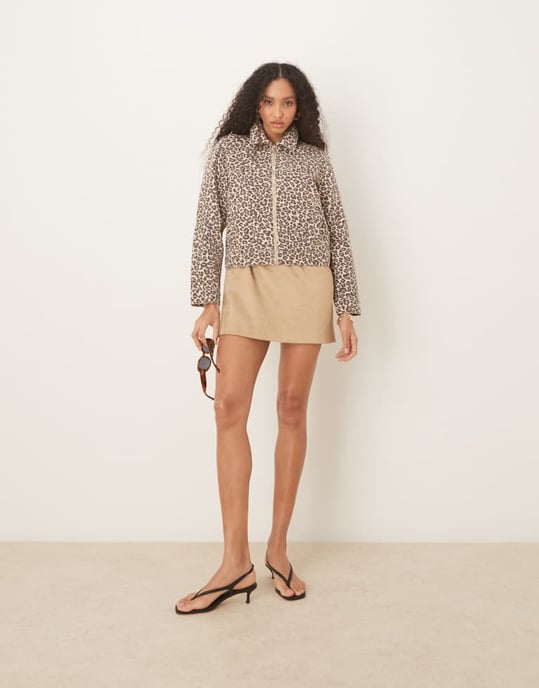 Abercrombie & Fitch denimjacka med framdragkedja i leopardtryck - Image 4