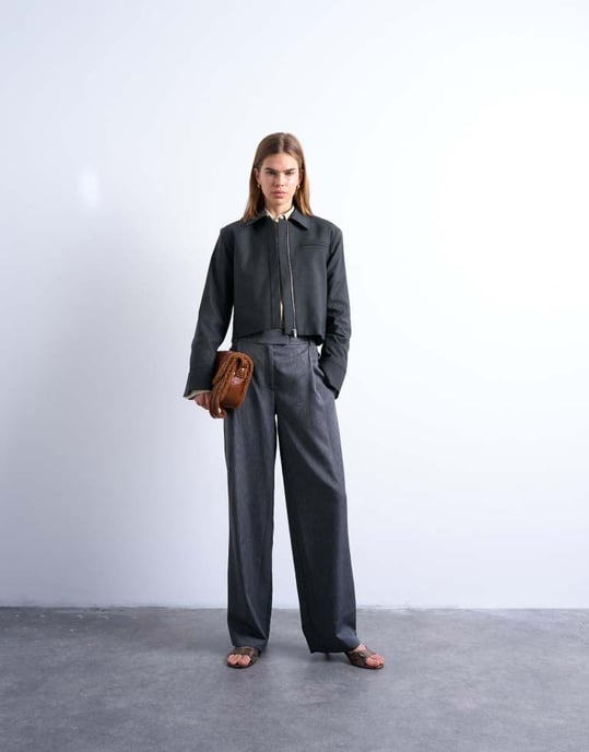 Topshop zip-up kort jacka i kolgrå - Image 2