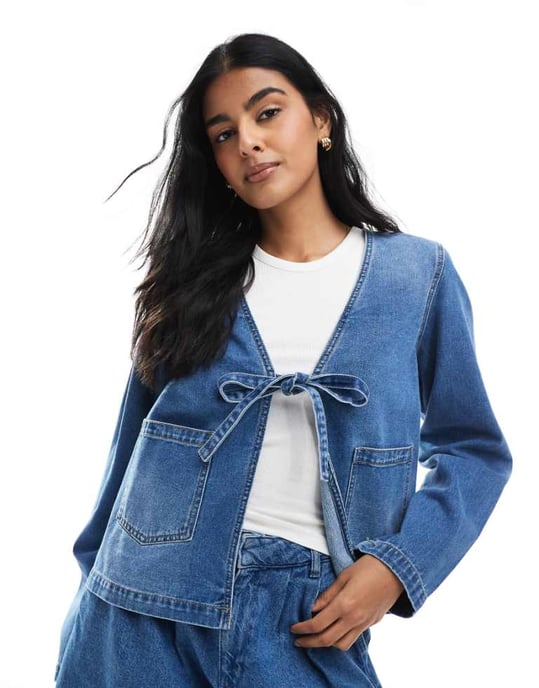 ENDAST boxy knytframskjorta i mid blue denim - Image 1