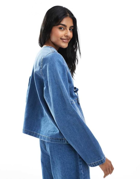 ENDAST boxy knytframskjorta i mid blue denim - Image 2