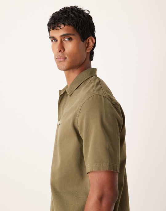 ASOS DESIGN koord avslappnad kortärmad skjorta i khaki - Image 4